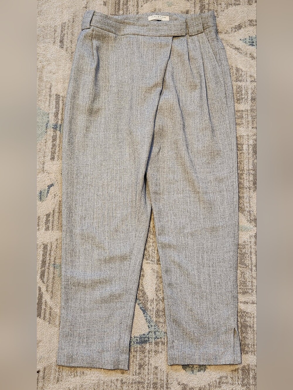 Halston Hertiage Wrap Front Cropped Trousers. Gray. Size 2.